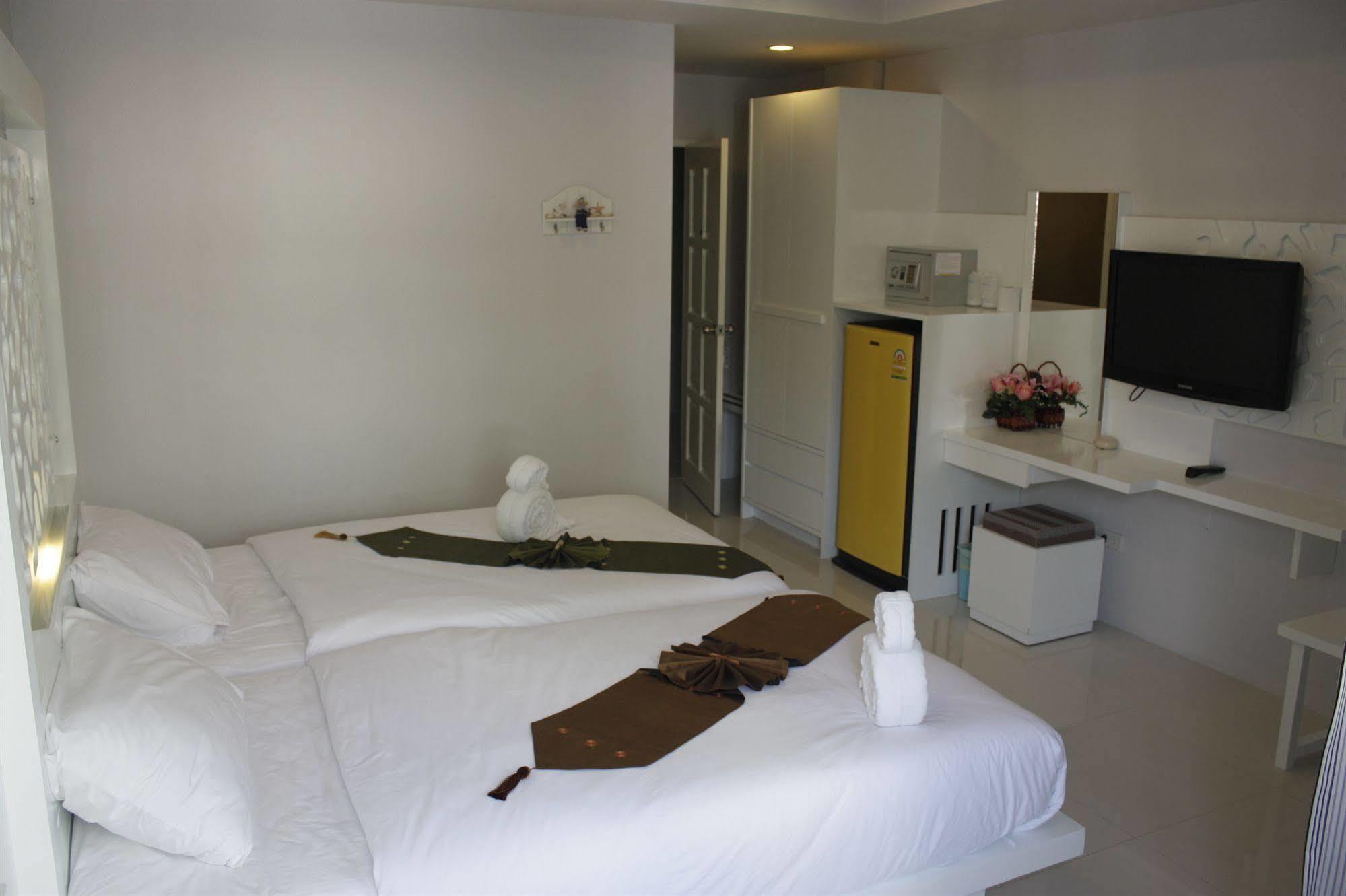 The Silk Hill Hotel Patong Exterior foto